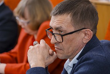 Евгений Солнцев впервые отчитался перед депутатами Заксобрания